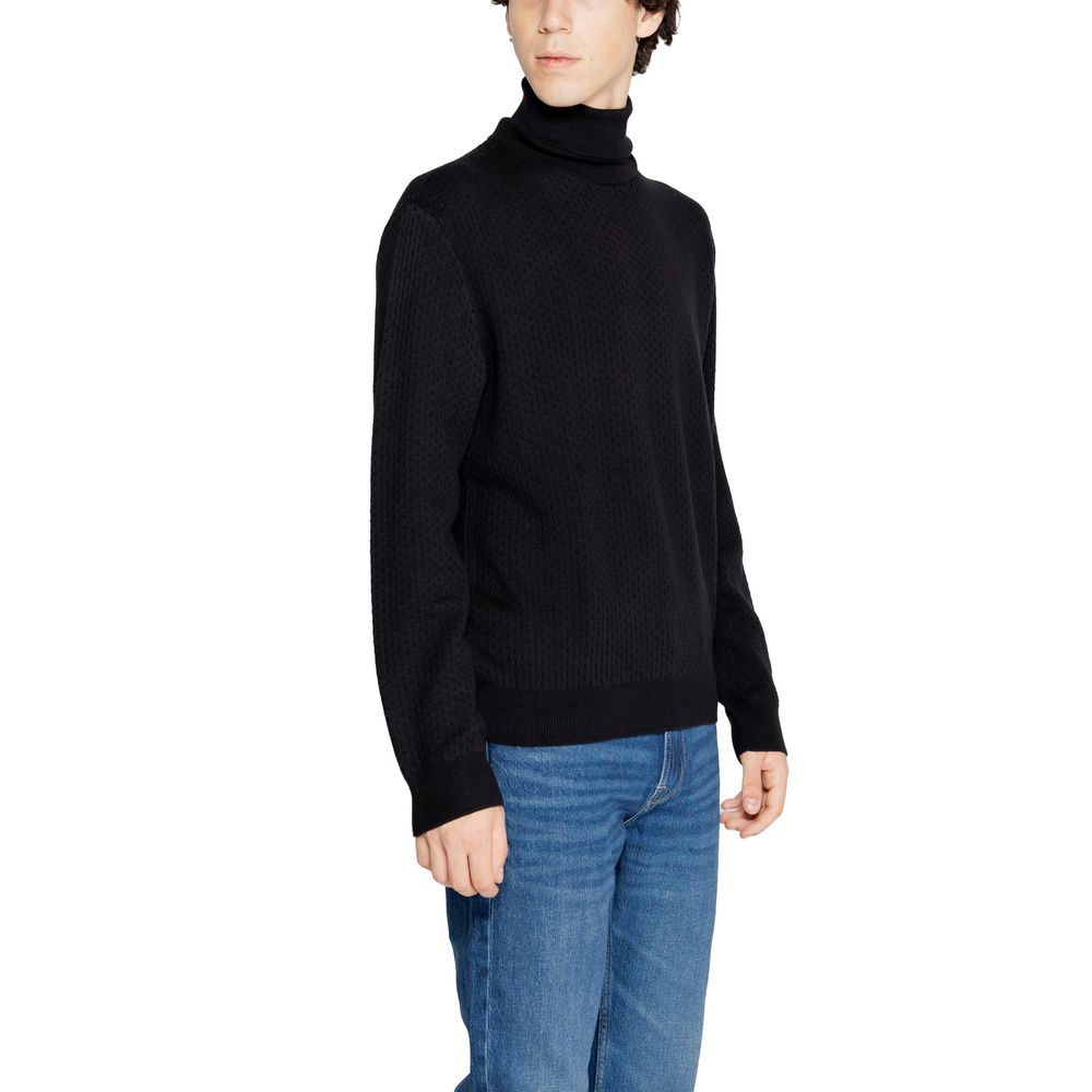 Black Cotton Turtleneck